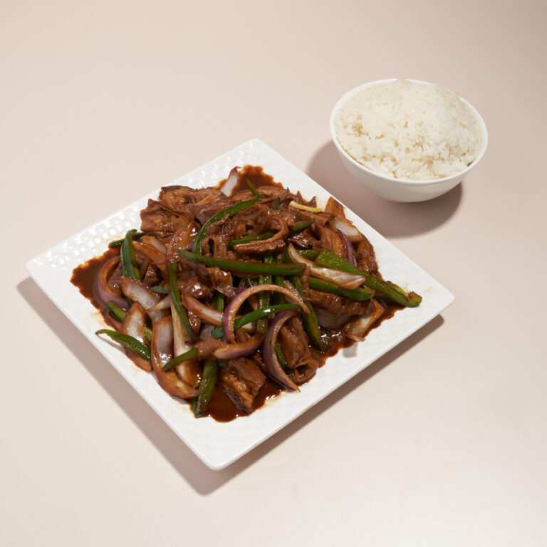 Sauted pork intestines with hot pepper